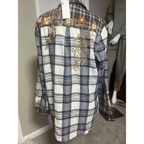 Large Embroidered Plaid Women’s Blouse Blue By Paparazzi nWT Flannel Top - Picture 5 of 9